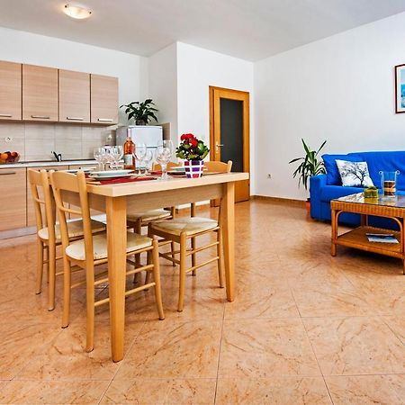 Apartments Bella Ровінь Екстер'єр фото
