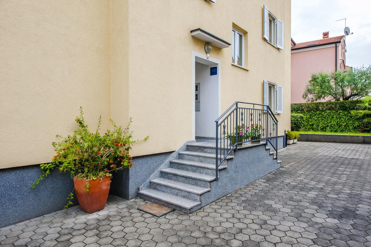 Apartments Bella Ровінь Екстер'єр фото