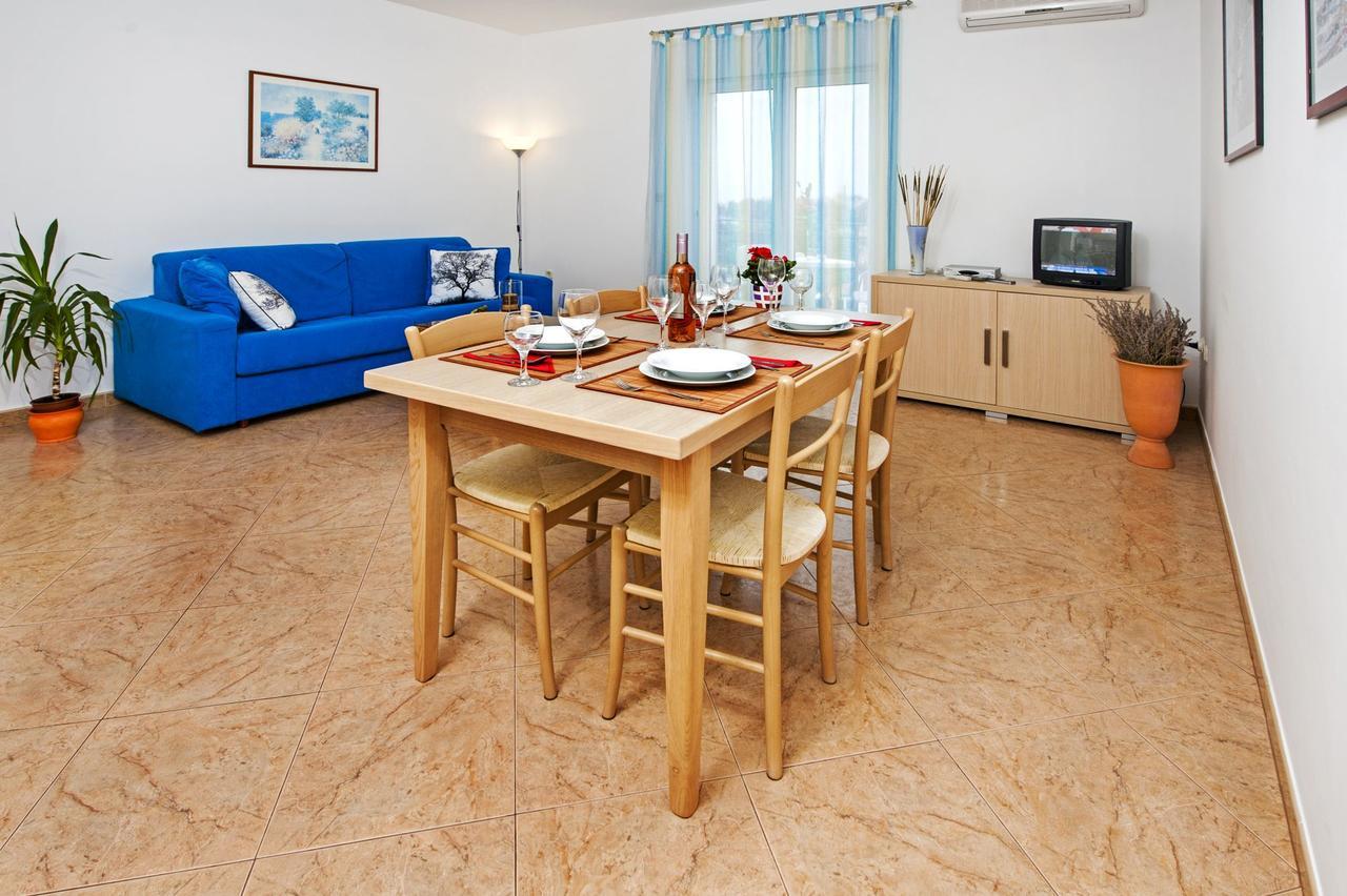 Apartments Bella Ровінь Екстер'єр фото