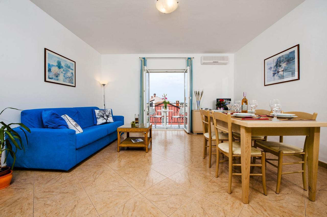 Apartments Bella Ровінь Екстер'єр фото