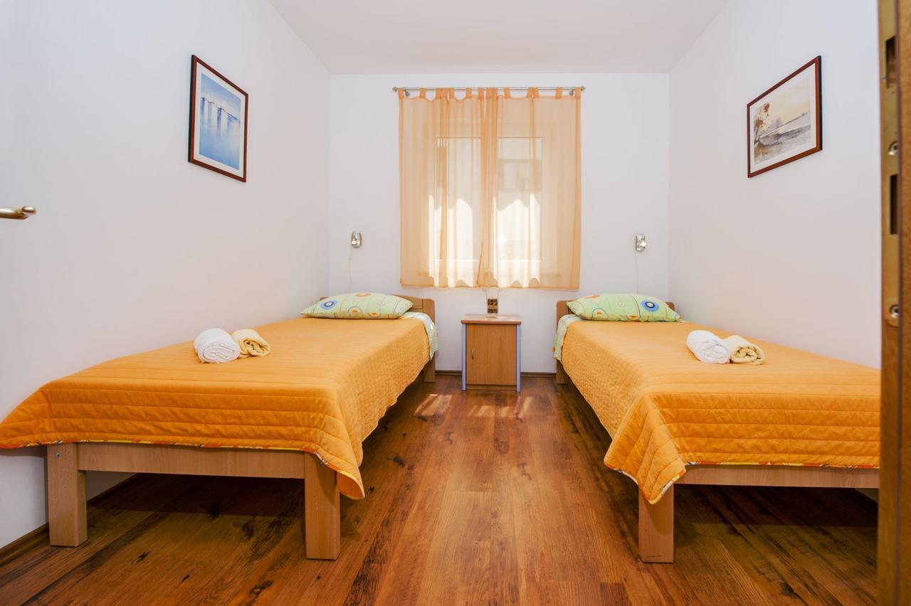 Apartments Bella Ровінь Екстер'єр фото