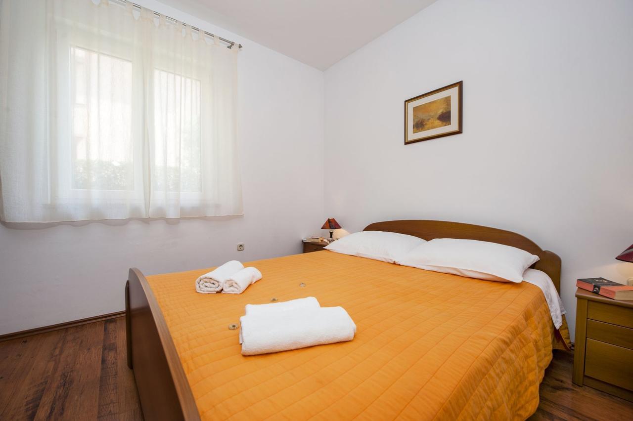 Apartments Bella Ровінь Екстер'єр фото
