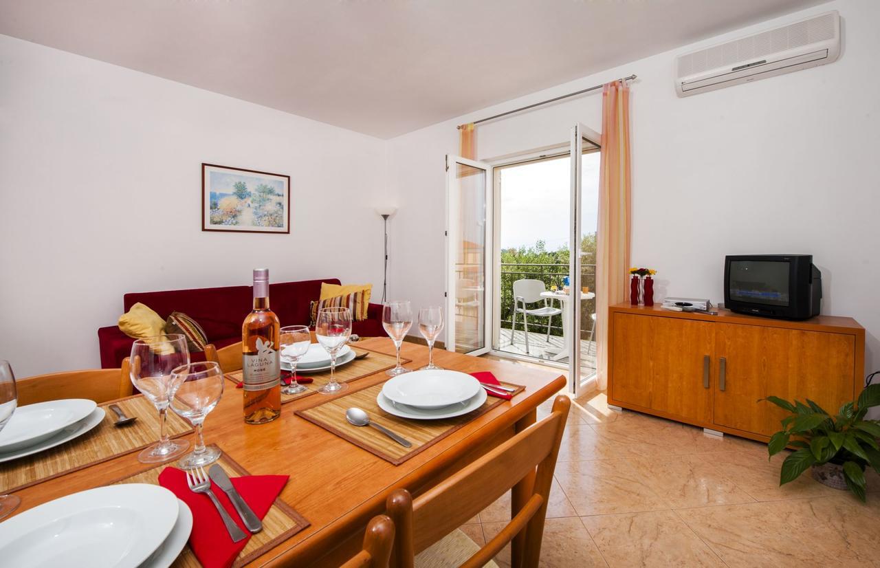 Apartments Bella Ровінь Екстер'єр фото
