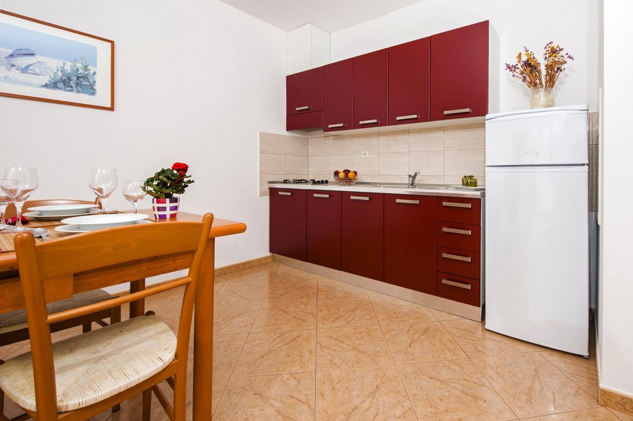 Apartments Bella Ровінь Екстер'єр фото