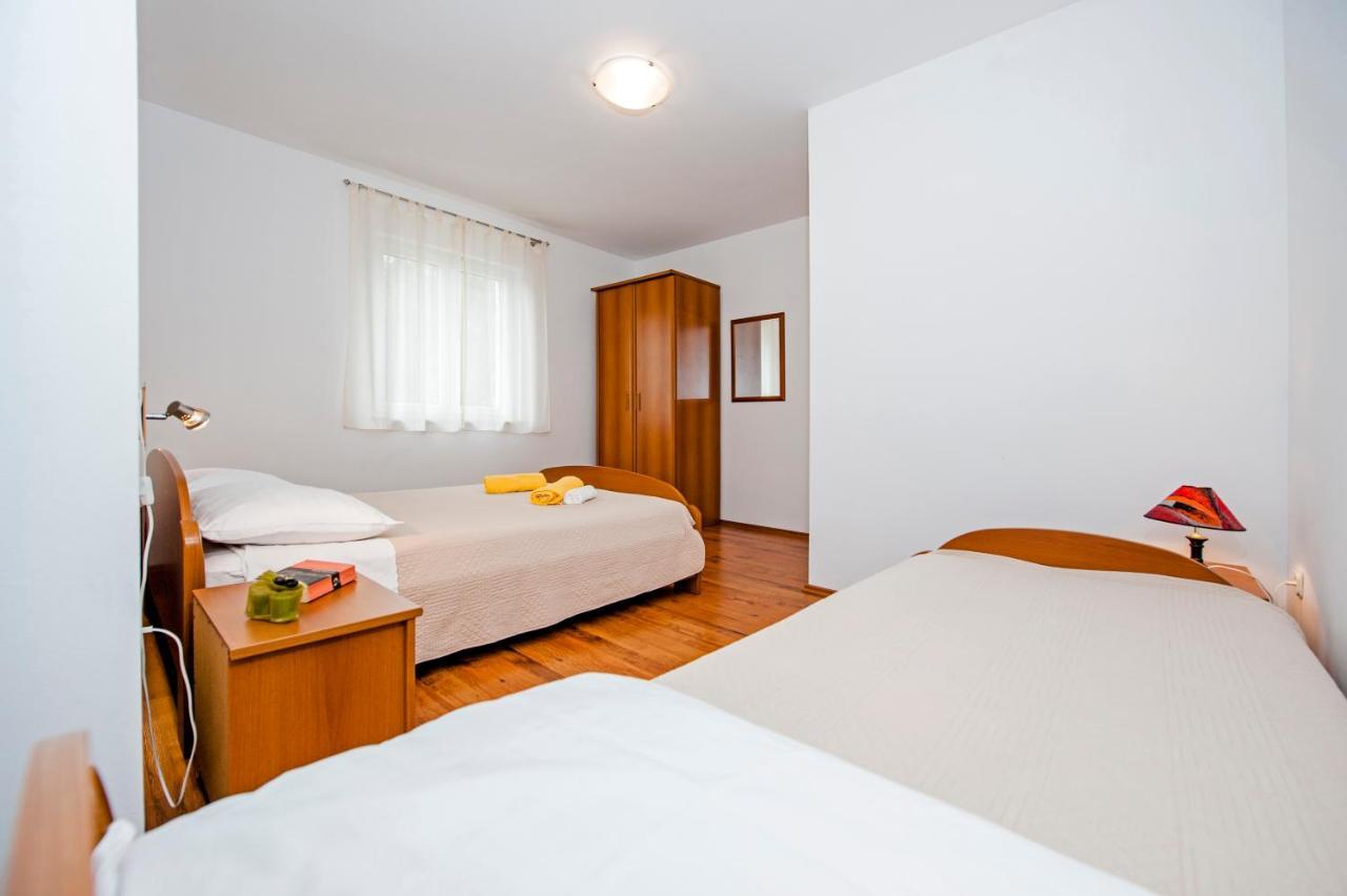 Apartments Bella Ровінь Екстер'єр фото
