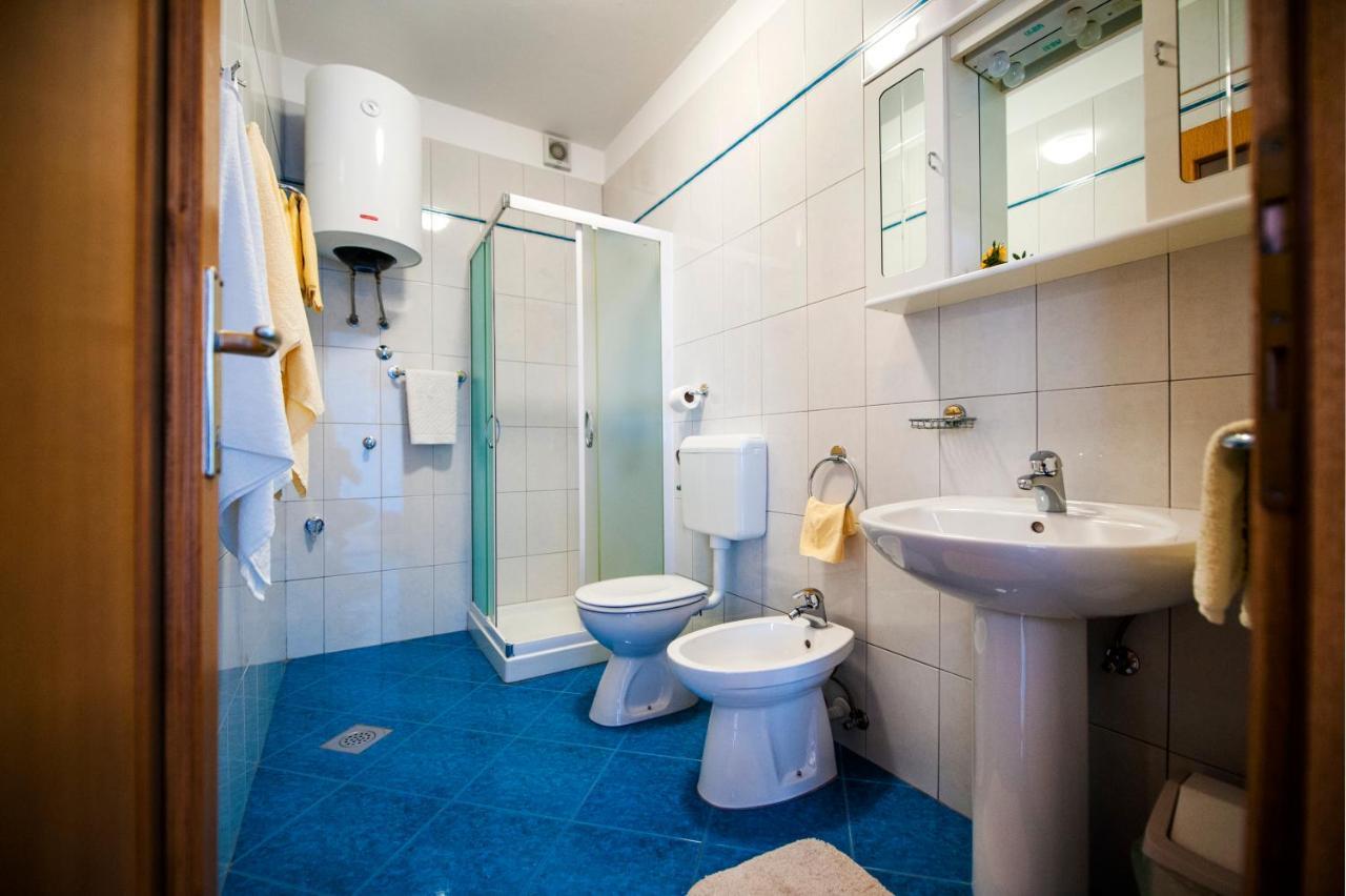 Apartments Bella Ровінь Екстер'єр фото