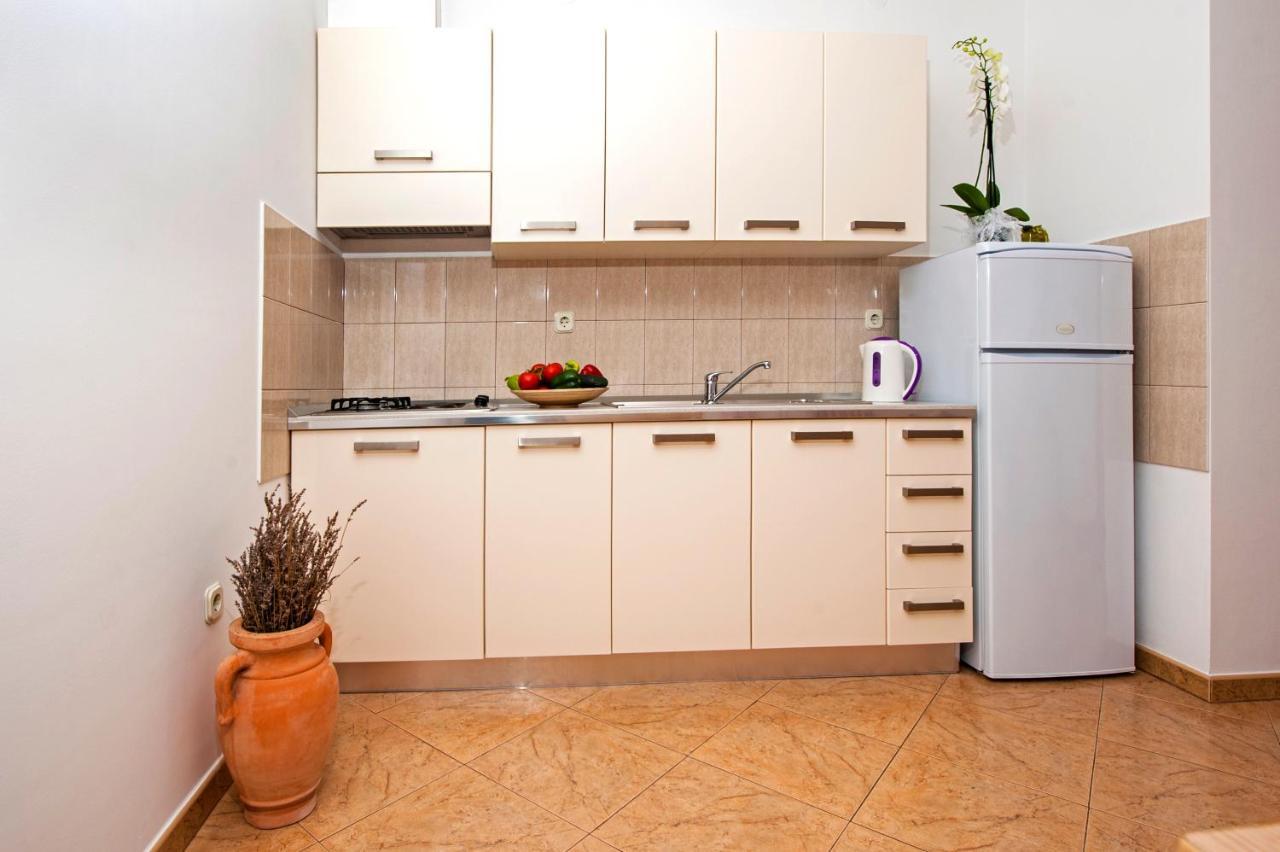 Apartments Bella Ровінь Екстер'єр фото