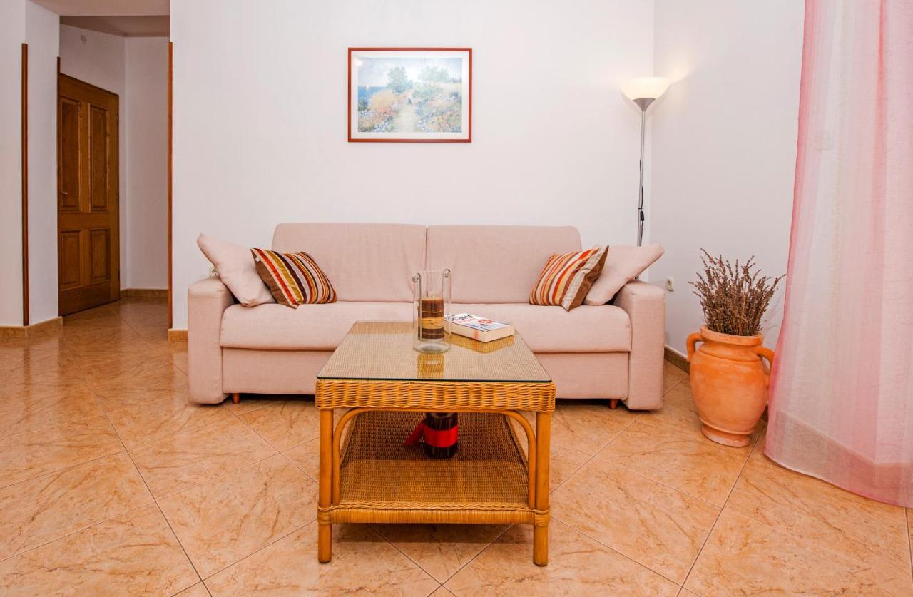 Apartments Bella Ровінь Екстер'єр фото