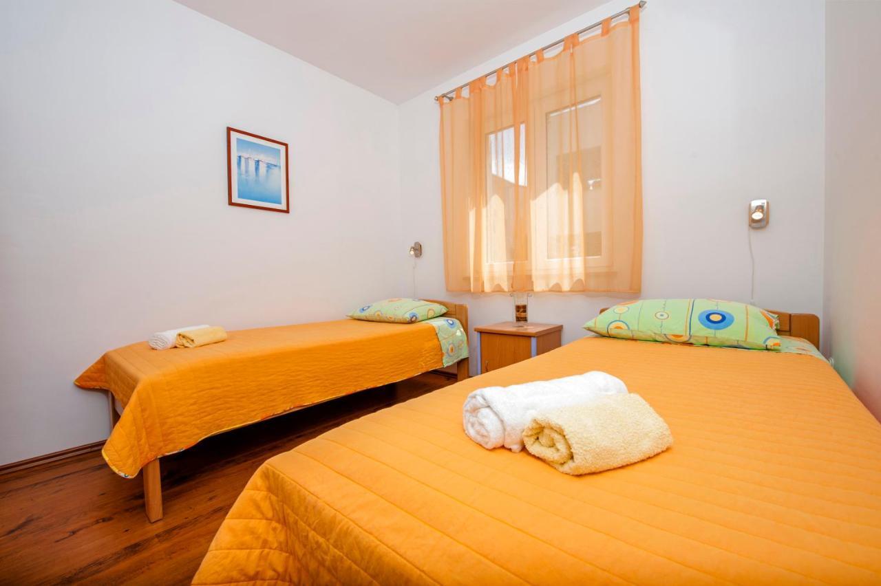 Apartments Bella Ровінь Екстер'єр фото