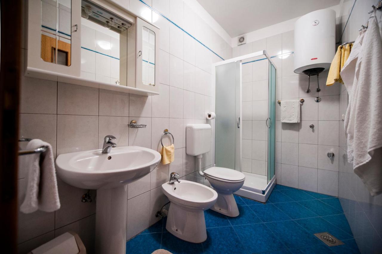 Apartments Bella Ровінь Екстер'єр фото
