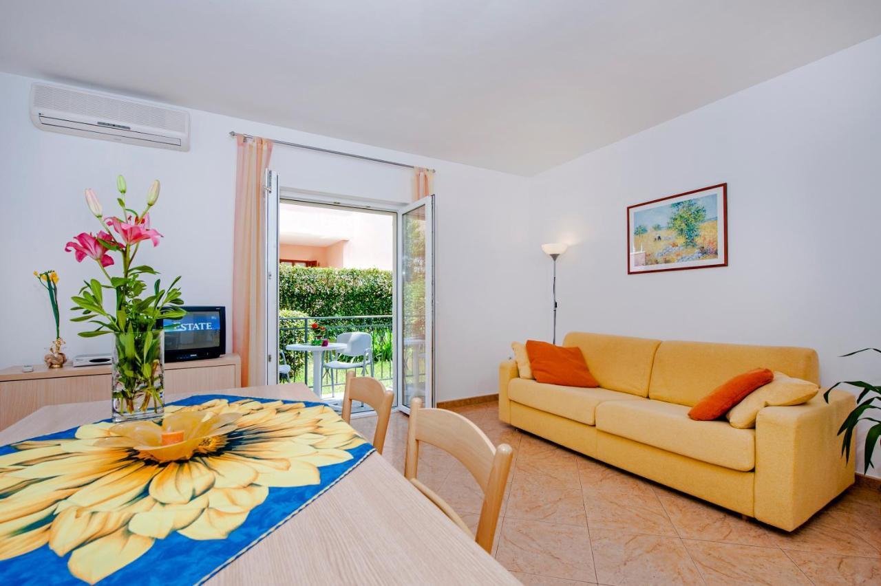 Apartments Bella Ровінь Екстер'єр фото