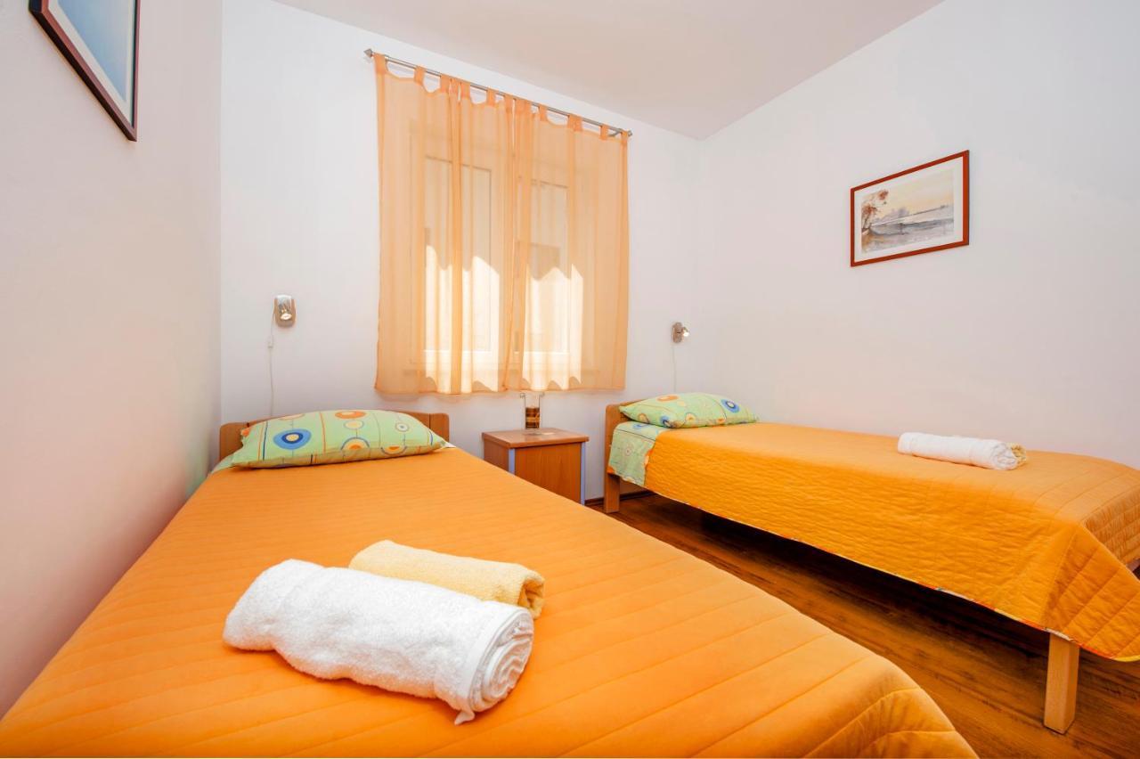 Apartments Bella Ровінь Екстер'єр фото