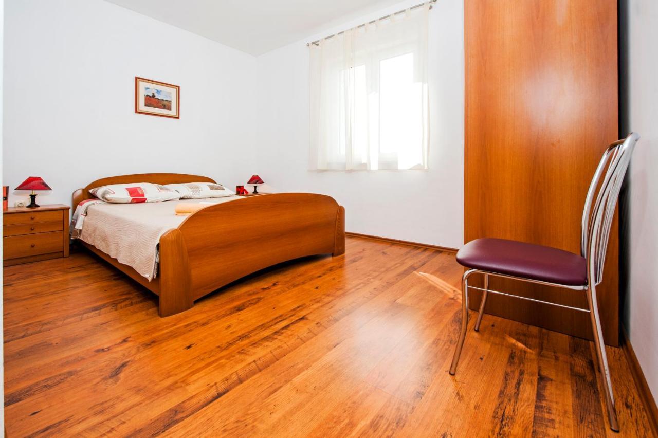 Apartments Bella Ровінь Екстер'єр фото