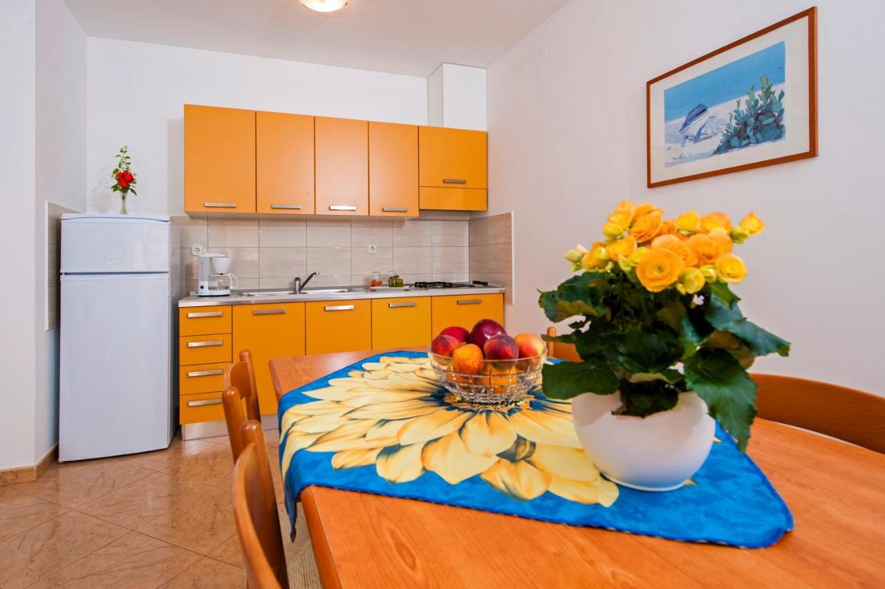 Apartments Bella Ровінь Екстер'єр фото