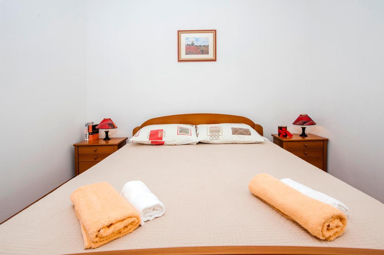 Apartments Bella Ровінь Екстер'єр фото