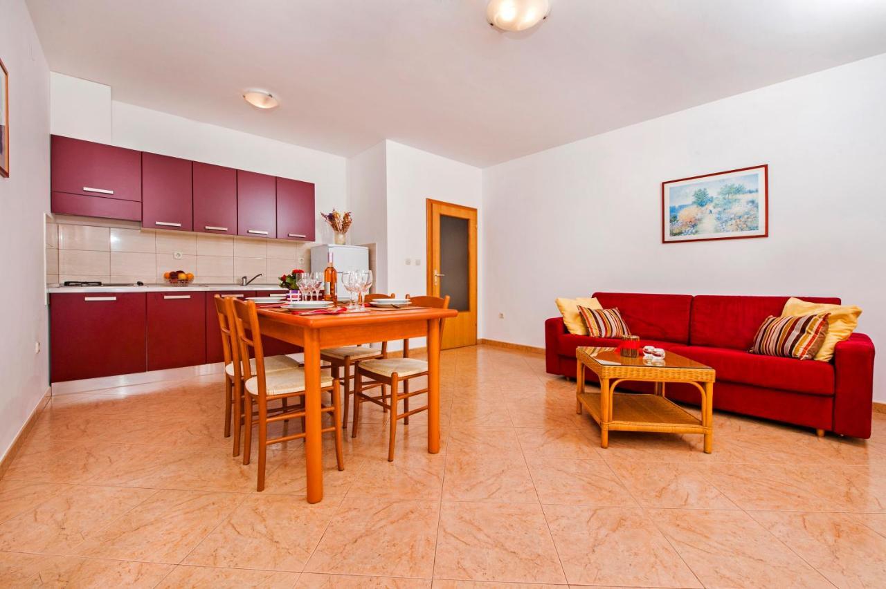 Apartments Bella Ровінь Екстер'єр фото