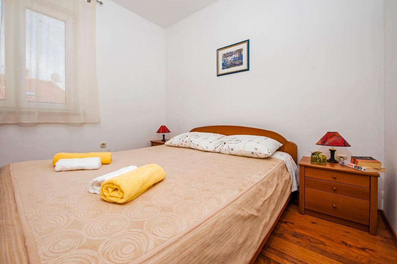 Apartments Bella Ровінь Екстер'єр фото