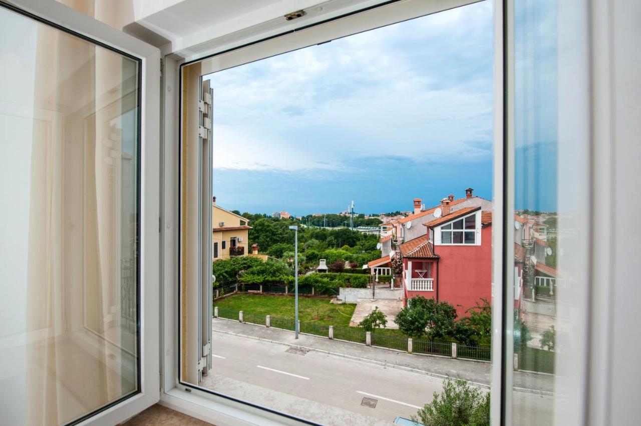 Apartments Bella Ровінь Екстер'єр фото