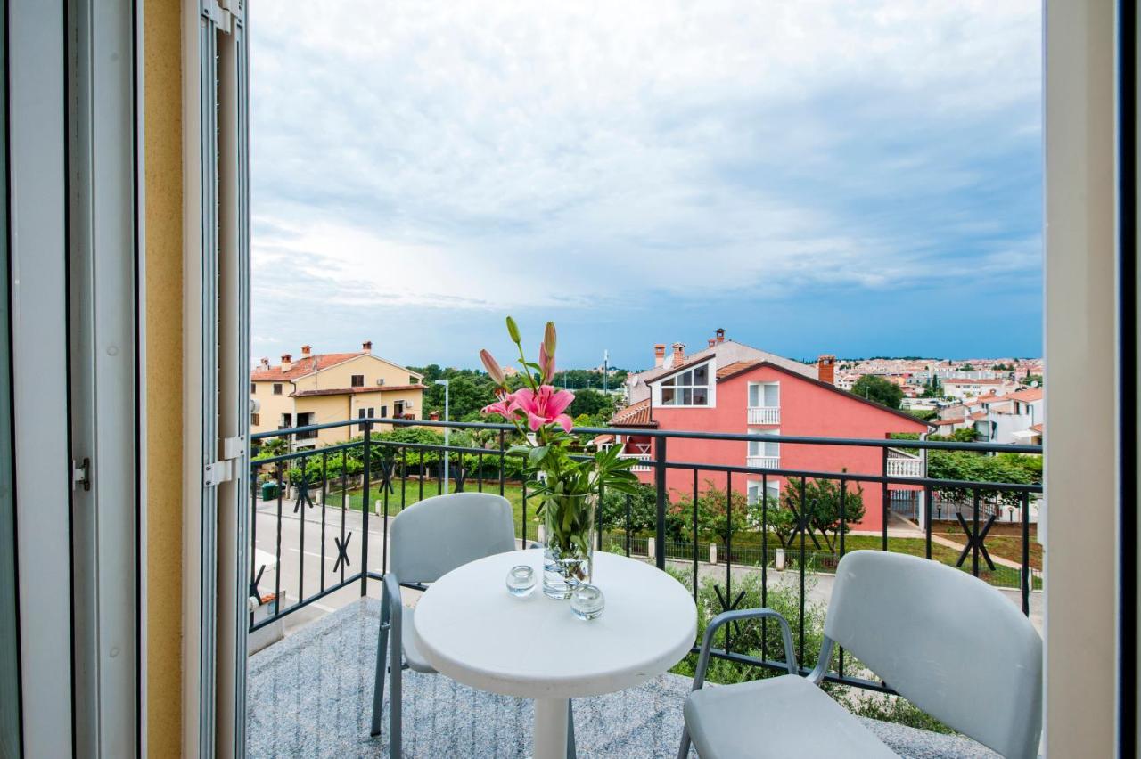 Apartments Bella Ровінь Екстер'єр фото