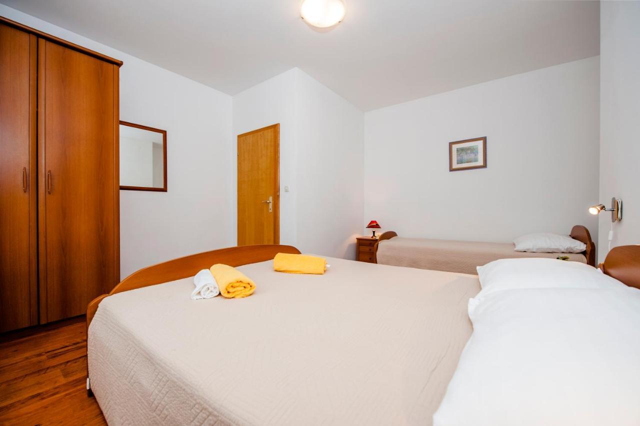 Apartments Bella Ровінь Екстер'єр фото